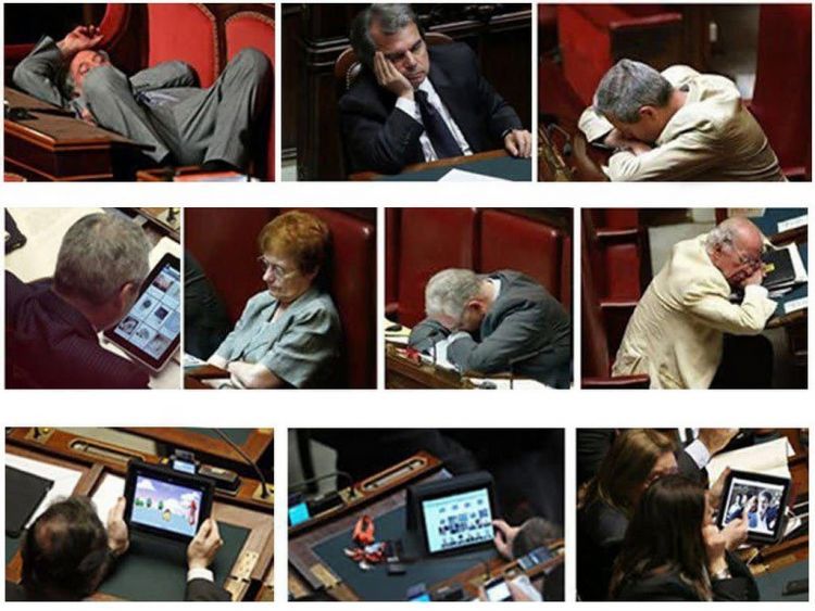parlamentari dormono giocano 1024x768 min 12372